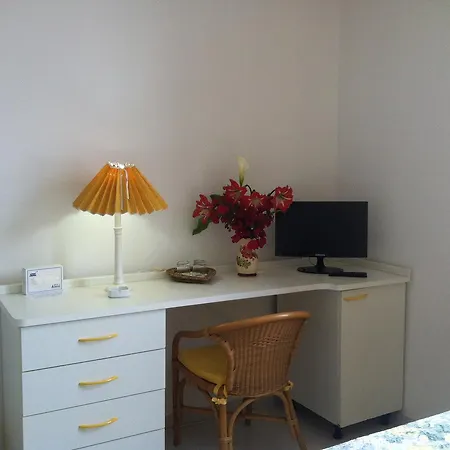 Serra 1 אלימיני